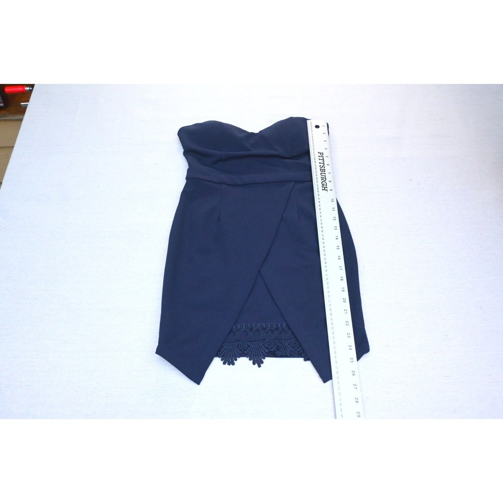 XTAREN Womens M NWT Navy Strapless Bodycon Mini Dress Tulip Wrap Crochet Lace - Picture 4 of 8